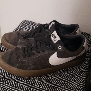 NIKE SB Low Blazer Skate Shoes